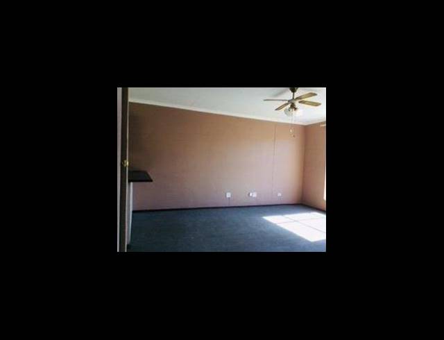 3 BEDROOM TOWNHOUSE FOR SALE IN VERWOERDPARK